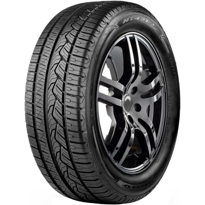 Nitto NT421Q 225/60 R18 104V